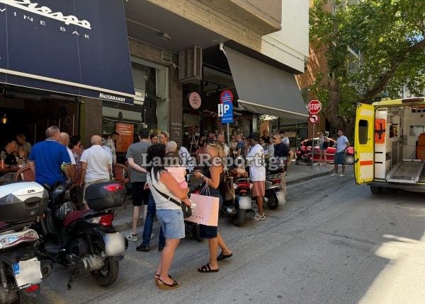 Γυναίκα-«έσβησε»-περπατώντας-στο-κέντρο-της-Λαμίας-–-Προσπάθησαν-να-την-επαναφέρουν,-αλλά-δεν-τα-κατάφεραν