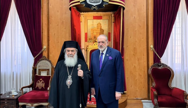 Ο-Πατριάρχης-Ιεροσολύμων-Θεόφιλος-ζητά-από-τις-ΗΠΑ-τη-μεταφορά-ασθενών-από-τη-Γάζα