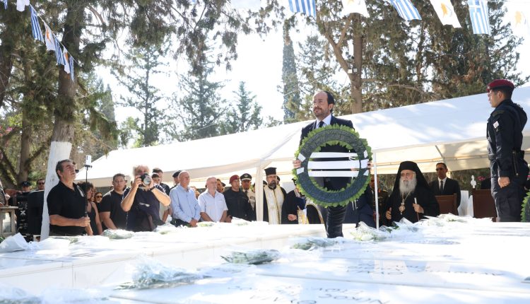 Λευκωσία:-Λαός,-Εκκλησία-και-Πολιτεία-τίμησαν-τους-υπερασπιστές-της-Δημοκρατίας,-52-χρόνια-μετά-το-προδοτικό-πραξικόπημα