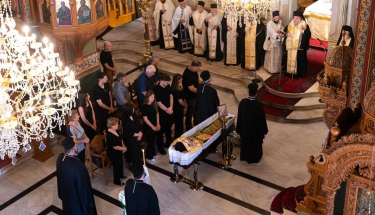 Η-Εξόδιος-Ακολουθία-του-π.-Περικλή-Μαγκαφά