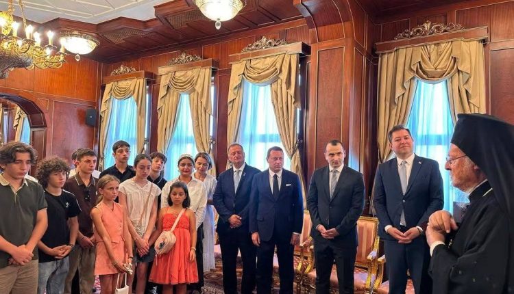 Παιδιά-από-τη-Γεωργία-επισκέφθηκαν-τον-Οικουμενικό-Πατριάρχη
