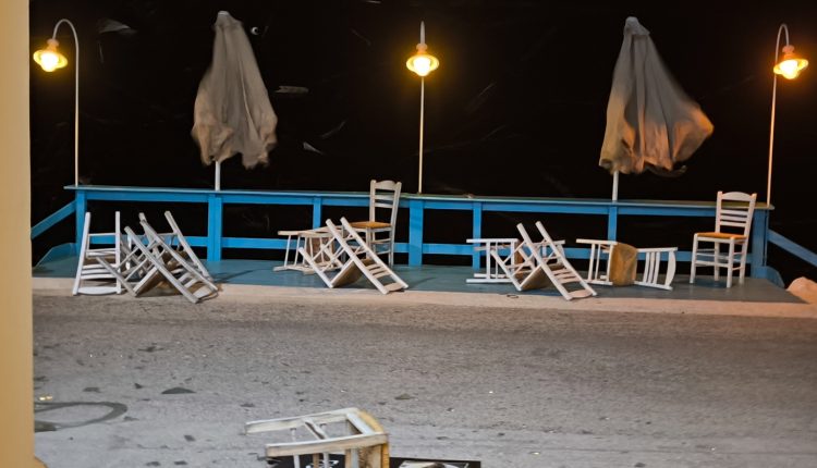 Σφοδρή-κακοκαιρία-στην-Κέρκυρα-–-Έπεσαν-δέντρα,-έκλεισαν-δρόμοι,-προβλήματα-και-στην-ηλεκτροδότηση