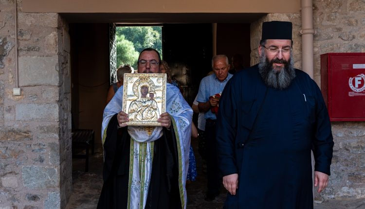 Επέστρεψε-στο-θρόνο-Της-η-Παναγία-η-Βουλκανιώτισσα