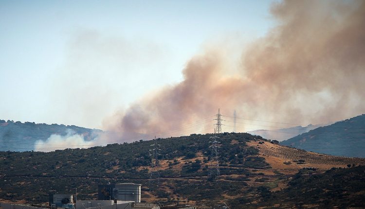 Φωτιά-στο-Δερβένι-Θεσσαλονίκης-–-Ήχησε-το-112,-ενισχύονται-οι-πυροσβεστικές-δυνάμεις