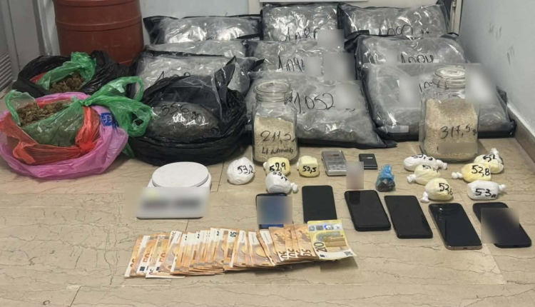 Πάτρα:-Είχαν-θάψει-σε-δάση-ναρκωτικά-αξίας-340.000-ευρώ-–-Τρεις-συλλήψεις