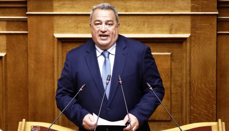 Αναθεώρηση-Συντάγματος:-Η-ΝΔ-αποσύρει-την-πρόταση-για-ασυμβίβαστο-βουλευτή-υπουργού