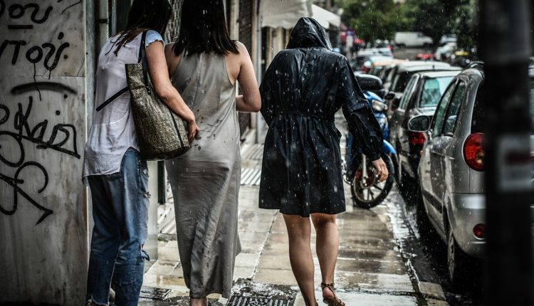 Σε-πλήρη-ισχύ-το-έκτακτο-δελτίο-της-ΕΜΥ:-Πορτοκαλί-και-κόκκινες-προειδοποιήσεις-για-πολλές-περιοχές-–-Πόσο-και-πότε-θα-βρέξει-στην-Αθήνα
