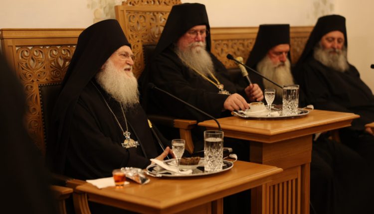 Γέροντας-Εφραίμ:-«Η-εορτή-της-Συνάξεως-των-Βατοπαιδινών-Αγίων-προβάλλει-την-προσφορά-της-ΙΜΜ.-Βατοπαιδίου»-(ΒΙΝΤΕΟ)