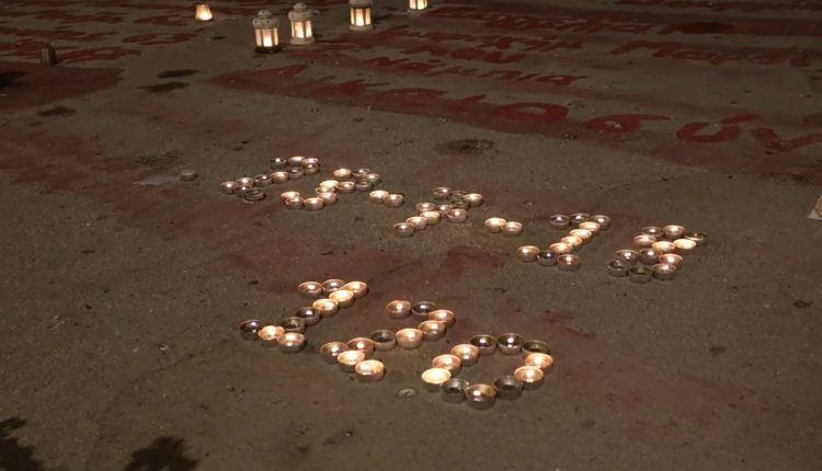 Μάτι-και-Τέμπη-«συναντήθηκαν»-στο-μνημείο-στο-Σύνταγμα-–-Προσκλητήριο-νεκρών-για-τα-θύματα-της-φωτιάς-του-2018