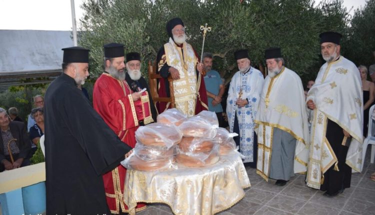 Ο-Μητροπολίτης-Αρκαλοχωρίου-στον-πανηγυρίζοντα-Ιερό-Ναό-Αγίας-Χριστίνας-στη-Λαγούτα