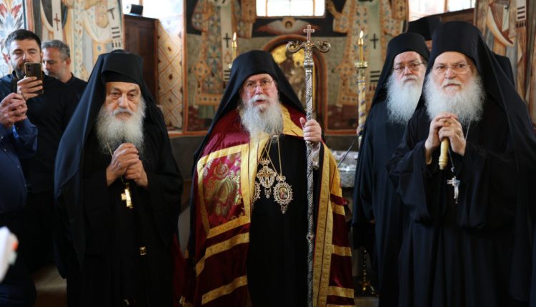 Πνευματικοί-λόγοι-στην-Τράπεζα-της-ΙΜΜ.-Βατοπαιδίου-κατά-την-πανήγυρη-της-Συνάξεως-των-Βατοπαιδινών-Αγίων