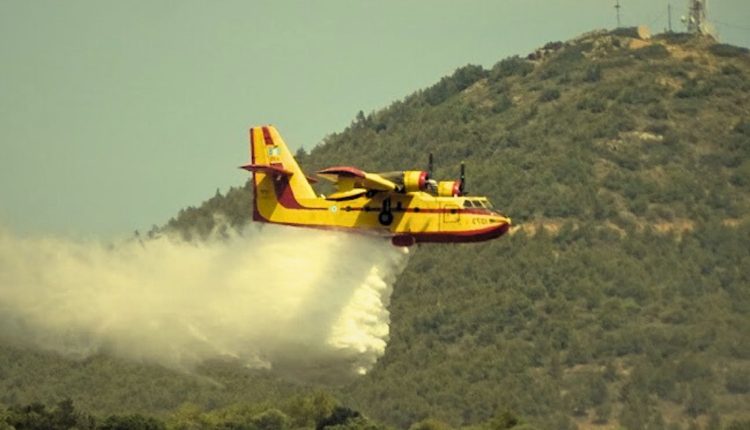 Σαν-σήμερα-25-Ιουλίου:-Η-πτώση-του-canadair-στην-Κάρυστο-και-οι-δύο-πιλότοι-που-χάθηκαν-σε-αεροπυρόσβεση