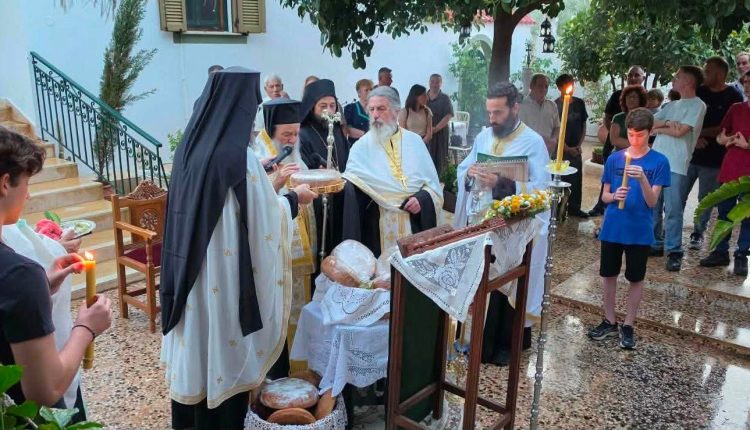Αρχιερατικός-Εσπερινός-στο-Ιερό-Μετόχι-της-Αγίας-Άννας-στην-Αίγινα