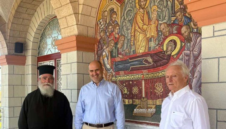 Οι-Υφυπουργοί-Οικονομικών-και-Αγροτικής-Ανάπτυξης-στον-Ιερό-ναό-Ευαγγελίστριας-Ναυπλίου