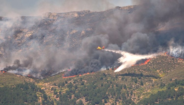 Μαίνεται-η-μεγάλη-πυρκαγιά-στη-Γαλλία:-420.000-στρέμματα-έχουν-γίνει-στάχτη