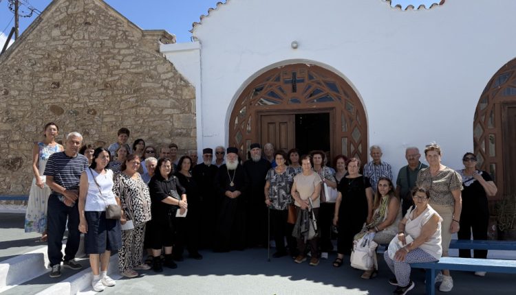 Ο-Ιεραπύτνης-Κύριλλος-υποδέχθηκε-τον-Επίσκοπο-Νεαπόλεως-κ.-Πορφύριο-και-προσκυνητές-από-την-Κύπρο