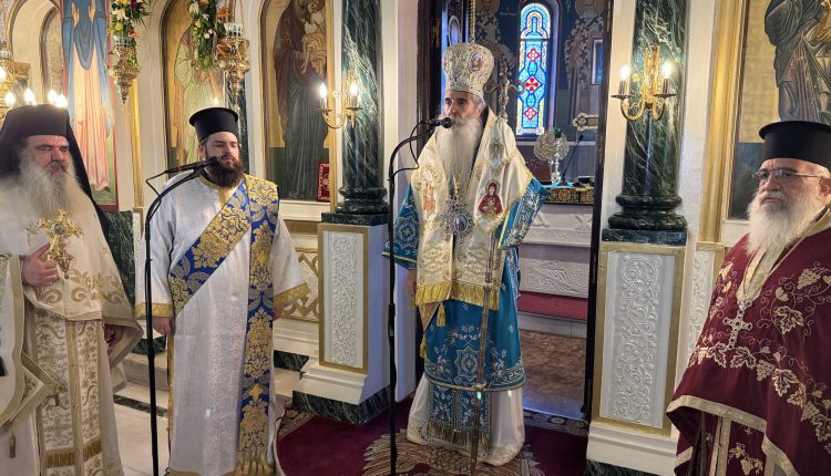 Η-Δραπετσώνα-τίμησε-τον-Πολιούχο-της-Άγιο-Παντελεήμονα-–-Ενθρόνιση-Ιεράς-Εικόνος-του-Αγίου