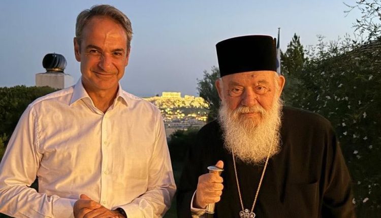 Δείπνο-Μητσοτάκη-–-Αρχιεπισκόπου-Ιερώνυμου-το-βράδυ-της-Δευτέρας