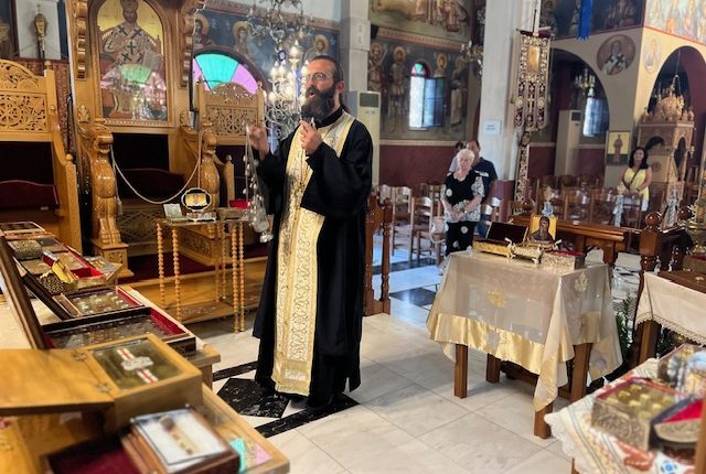Λ.-Αιδηψού:-Μεθέορτος-Εσπερινός-του-Αγίου-Παντελεήμονος-και-προσκύνηση-Ιερών-Λειψάνων