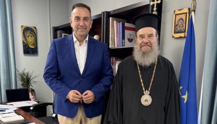 Εθιμοτυπική-συνάντηση-του-Αντιπεριφερειάρχη-Χαλκιδικής-με-τον-Μητροπολίτη-Ιερισσού