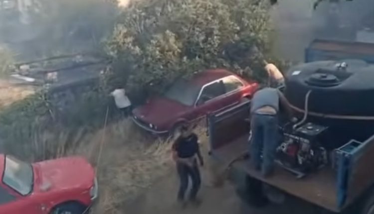 Συγκλονιστικό-βίντεο-από-τη-μάχη-των-πολιτών-να-σώσουν-το-χωριό-τους-στην-Κρήτη-εν-μέσω-θυελλωδών-ανέμων