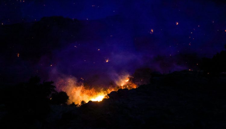 Νέες-εκκενώσεις-λόγω-της-πυρκαγιάς-στο-Ρέθυμνο-–-Ήχησε-δύο-φορές-το-112