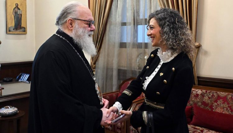 Στον-Πατριάρχη-Αντιοχείας-η-Χριστιανή-Αντιπρόεδρος-της-Βουλής-της-Συρίας