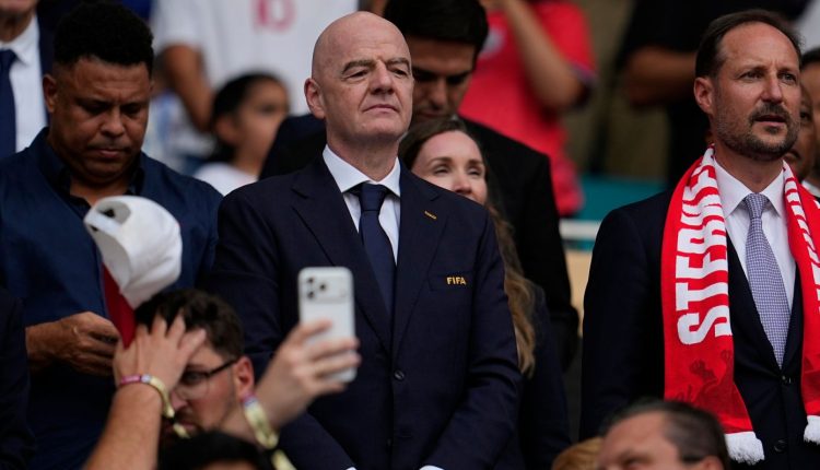 fifa:-Επιμένει-στην-πρόταση-για-Μουντιάλ-64-ομάδων-ο-Ινφαντίνο