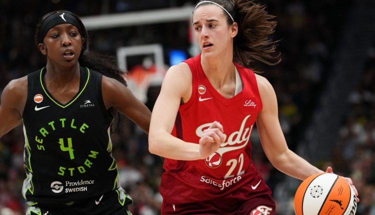 wnba:-Σπάει-τα-ρεκόρ-η-Κέιτλιν-Κλαρκ-και-γράφει-ιστορία-με-νέο-triple-double
