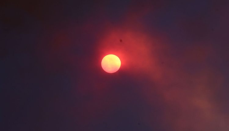 Μαρουσάκης-για-τις-φωτιές:-«Δύσκολη-η-νύχτα-στα-πύρινα-μέτωπα»-–-Πότε-αναμένεται-εξασθένηση-των-ανέμων