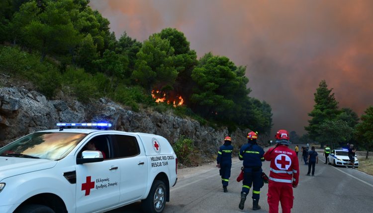 Φωτιά-στο-Πόρτο-Γερμενό:-Ηλικιωμένο-ζευγάρι-απεγκλωβίστηκε-από-την-αυλή-του-σπιτιού-που-φλεγόταν