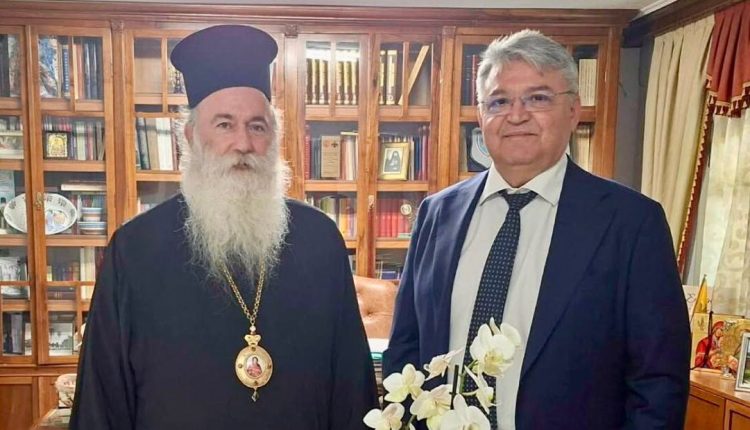 Στον-Μητροπολίτη-Κορίνθου-ο-πρόεδρος-της-ΝΙΚΗΣ
