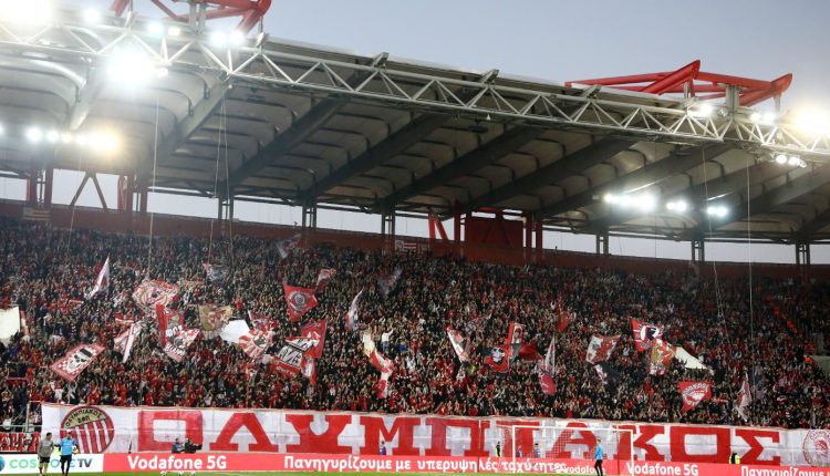 Φόρεσε-τη-φανέλα-του-Ολυμπιακού,-αλλά-δεν-υπέγραψε-και-τώρα-πωλείται-100-εκατ.!