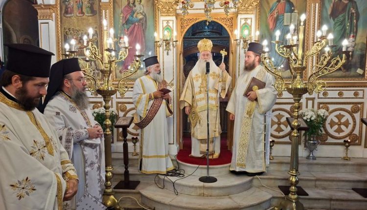Αρχιερατικές-Θείες-Λειτουργίες-στην-Ιερά-Μητρόπολη-Κορίνθου