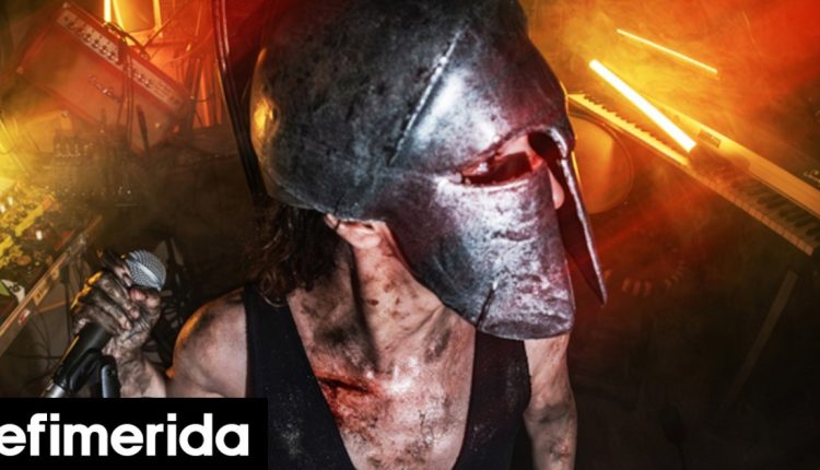 «Ιλιάδα»:-Η-Πέγκυ-Τρικαλιώτη-υποδύεται-όλους-τους-ήρωες-του-ομηρικού-έπους-Πρώτες-εικόνες-από-την-παράσταση