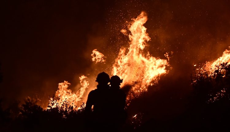 Πάνω-από-130.000-στρέμματα-καμένα-σε-Αττική-και-Βοιωτία