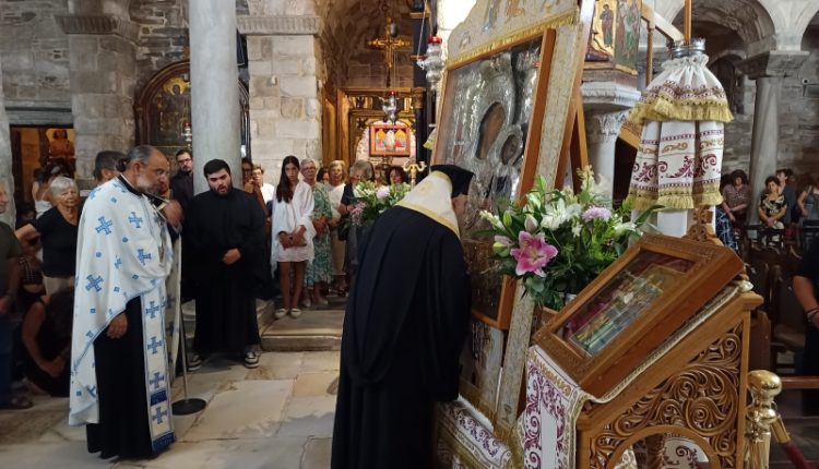 Η-πρώτη-Παράκληση-στην-Παναγία-Εκατονταπυλιανή-Πάρου