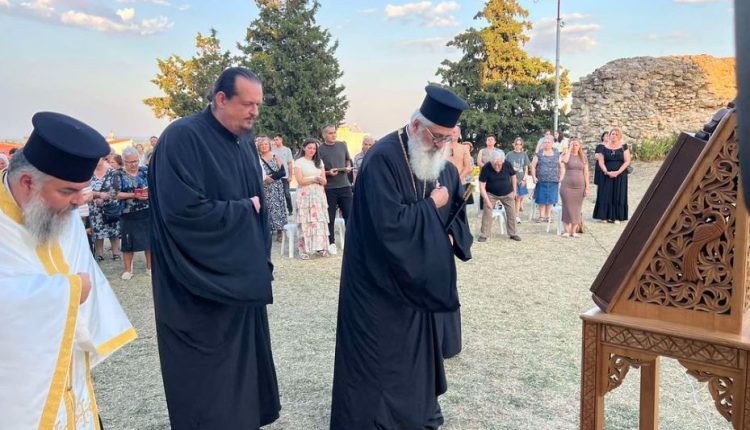 Ο-Αλεξανδρουπόλεως-Άνθιμος-στην-Παράκληση-της-Παναγίας-Κοσμοσώτειρας-Φερών
