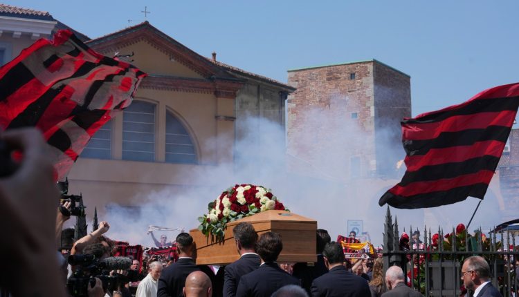 Συγκλονιστικό-«αντίο»-στον-Φράνκο-Μπαρέζι-από-τον-κόσμο-της-Μίλαν