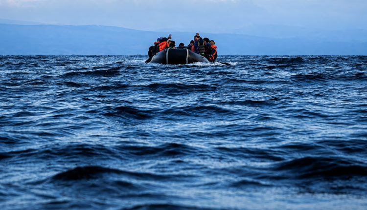 Γιγάντια-επιχείρηση-διάσωσης-32-αλλοδαπών-στο-ακρωτήριο-Ταίναρο-–-Μεταφέρονται-εσπευσμένα-στο-λιμάνι-της-Καλαμάτας