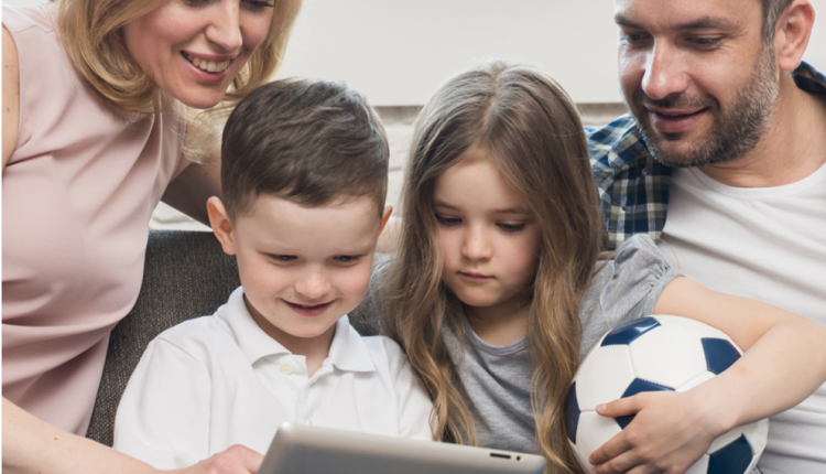 tablet-ή-touch-laptop-για-Παιδί;-Ο-Πλήρης-Οδηγός-Αγοράς-για-Γονείς