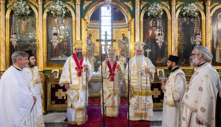 Με-λαμπρότητα-η-πανήγυρη-της-Μεταμορφώσεως-του-Σωτήρος-στην-Καλαμαριά-(ΦΩΤΟ)