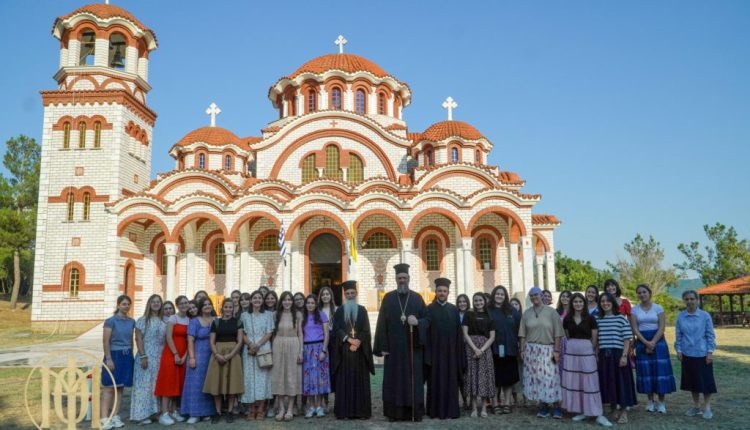 Ο-Μητροπολίτης-Θεσσαλονίκης-Φιλόθεος-στην-Κατασκήνωση-«ΘΕΟΣΚΕΠΑΣΤΗ»