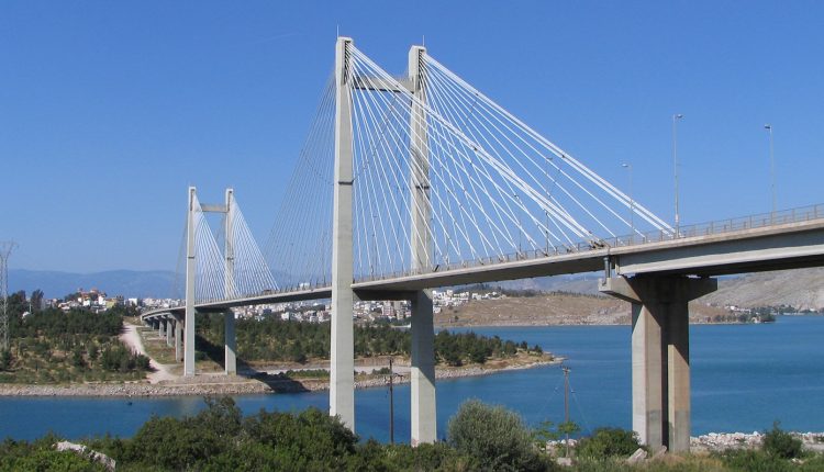 Θρίλερ-στη-Χαλκίδα-με-πτώση-γυναίκας-από-την-Υψηλή-Γέφυρα-–-Μεταφέρθηκε-στο-νοσοκομείο