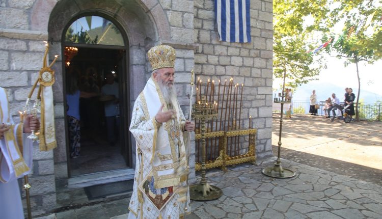 Αρχιερατική-Θεία-Λειτουργία-στο-Γολέμι-της-ορεινής-Ναυπακτίας