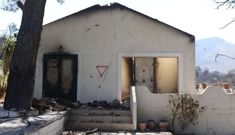 Φωτιές:-Ολοκληρώθηκαν-325-αυτοψίες-σε-κτήρια-–-118-κρίθηκαν-«κόκκινα»