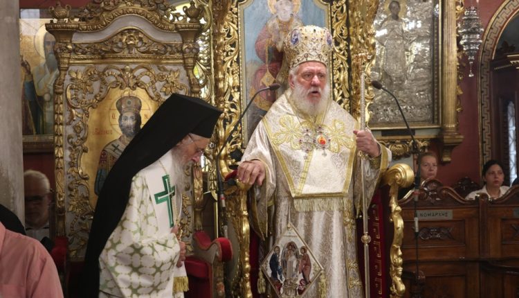 Πανηγυρίζει-ο-Μητροπολιτικός-Ναός-της-Μεταμορφώσεως-του-Σωτήρος-στην-Ερμούπολη