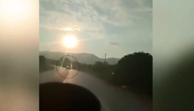 Βίντεο-ντοκουμέντο-από-το-θανατηφόρο-τροχαίο-στις-Σέρρες:-Η-στιγμή-που-το-ΙΧ-μπαίνει-στο-αντίθετο-ρεύμα-–-Ακαριαία-πέθαναν-γιος-και-μητέρα