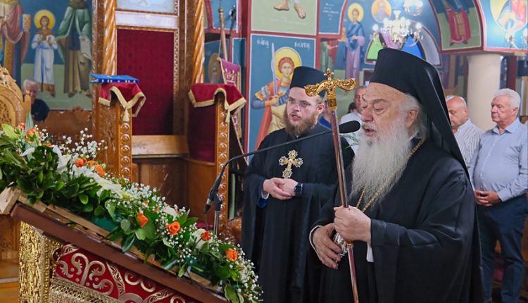 Λιανοβέργι-Ημαθίας:-Χειροθεσία-Αναγνώστη-από-τον-Μητροπολίτη-Βεροίας