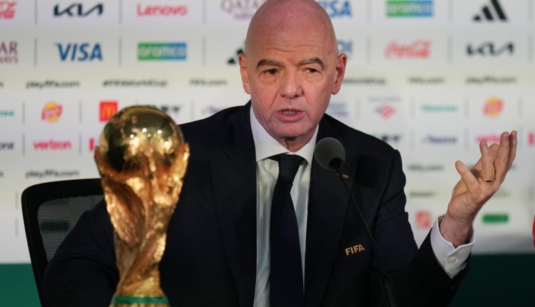 Νέες-«φωτιές»-για-Ινφαντίνο:-Η-uefa-πλήρωσε-εξαψήφιο-ποσό-σε-γυναίκα-που-φέρεται-να-είχε-σχέση